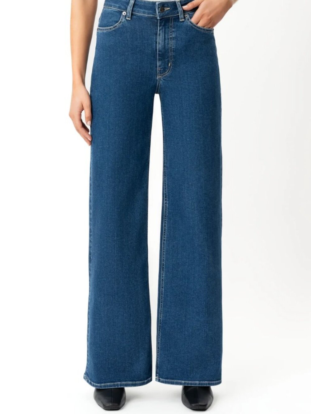 NWT Ninepine | WideComfortDenim | Size XS, 24/25, 28" inseam short